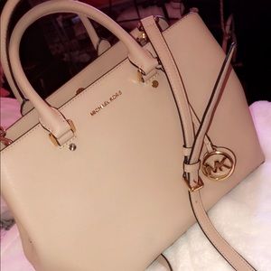 Micheal Kors bag 💕